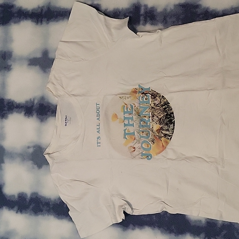 Old navy t-shirt